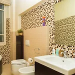 Guesthost - Apartment Alessandria