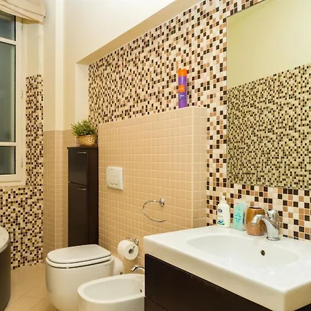 Guesthost - Appartamento Alessandria